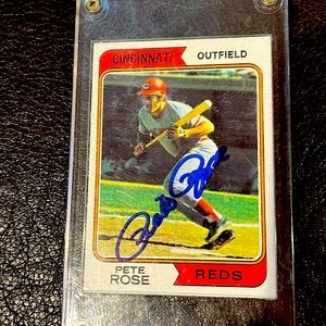 1974 Topps #300 Pete Rise signed card. W/COA. Card looks like it could grade 9